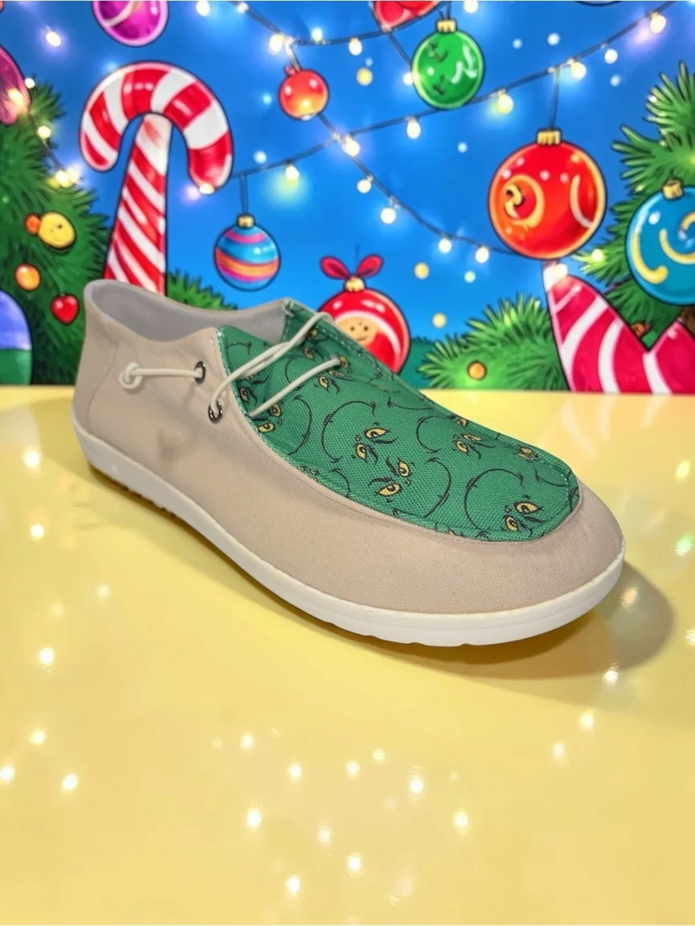Mens Slip on Loafers Lightweight Stretch Shoes Sneakers The Grinch Sz 43 US 10